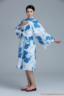 Short Yukata Woman 3829