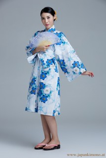 Short Yukata Woman 3829